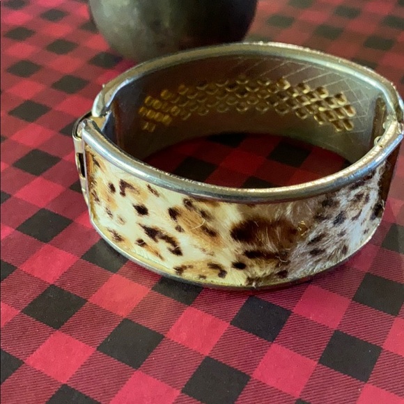 Bracelet; Latch; Cheetah Pattern - Picture 2 of 8